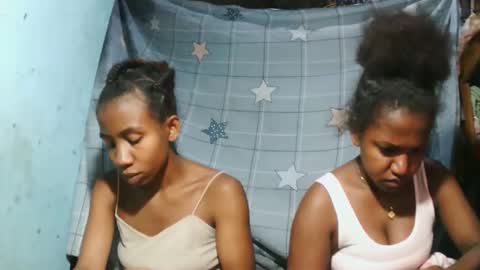 sasivia08 online show from April 12, 2026, 9:20 pm