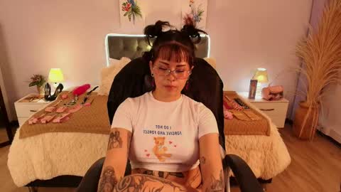 Snapshot of saskia_vellour chatting on April 30, 2026, 7:09 pm saskia_vellour online show from April 30, 2026, 7:09 pm