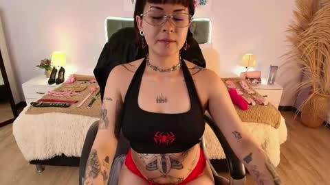 Snapshot of saskia_vellour chatting on May 14, 2026, 7:20 pm saskia_vellour online show from May 14, 2026, 7:20 pm