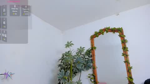 saskiagrendel online show from February 18, 2026, 12:17 am