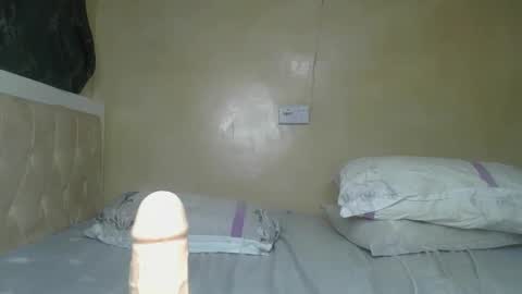 Snapshot of sassie_bee chatting on December 3, 2024, 1:08 am sassie_bee online show from December 3, 2024, 1:08 am