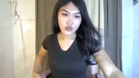 sassy_jenny8 online show from March 5, 2026, 5:42 pm