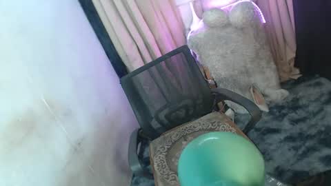  HERA  online show from March 27, 2026, 9:47 pm