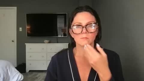 Snapshot of sassynsweetmilf chatting on May 2, 2026, 6:57 pm sassynsweetmilf online show from May 2, 2026, 6:57 pm