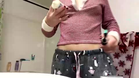 Snapshot of sassysquirtsmmm chatting on December 22, 2025, 4:48 pm sassysquirtsmmm online show from December 22, 2025, 4:48 pm