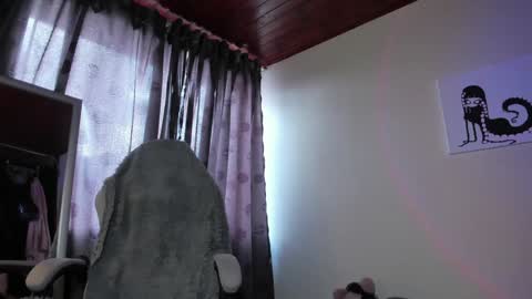    im expecting 300 thumbs up on my altar online show from January 28, 2025, 9:50 pm