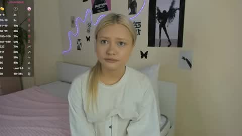 satinpresence online show from June 10, 2026, 4:56 am