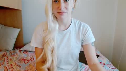 Snapshot of satinqueen90 chatting on December 2, 2025, 9:14 am Satinqueen90 online show from December 2, 2025, 9:14 am