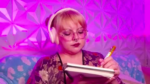 Gina George online show from September 29, 2025, 12:38 am