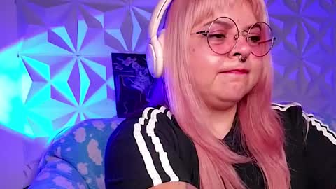 Gina George online show from April 15, 2026, 12:28 am