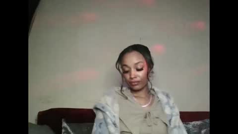 Snapshot of saucy_shanice chatting on May 4, 2026, 11:34 pm Shaniiice online show from May 4, 2026, 11:34 pm