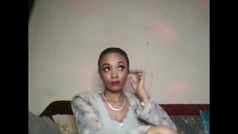 Snapshot of saucy_shanice chatting on May 17, 2026, 11:34 pm Shaniiice online show from May 17, 2026, 11:34 pm