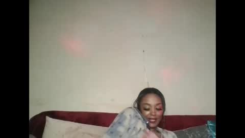 Snapshot of saucy_shanice chatting on June 5, 2026, 12:17 am Shaniiice online show from June 5, 2026, 12:17 am