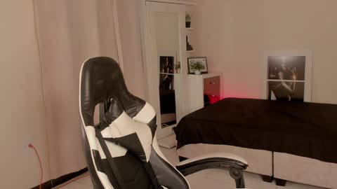 Savannahwildee online show from December 16, 2024, 10:56 pm