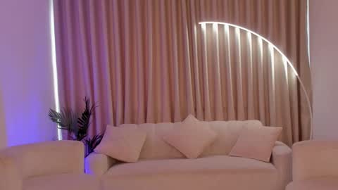 Savannahwildee online show from September 14, 2025, 11:42 am