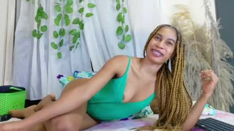 savory_pussy18 online show from May 20, 2026, 9:10 pm