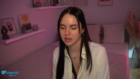 Naomi online show from March 4, 2025, 7:43 pm