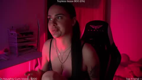 Snapshot of savvage_play chatting on April 28, 2026, 6:24 pm Naomi online show from April 28, 2026, 6:24 pm