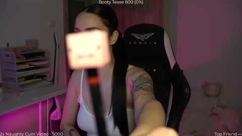 Snapshot of savvage_play chatting on April 29, 2026, 7:53 pm Naomi online show from April 29, 2026, 7:53 pm