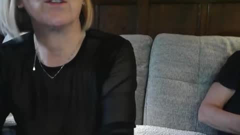 Snapshot of sb_couple chatting on November 23, 2025, 2:50 pm SB Couple online show from November 23, 2025, 2:50 pm