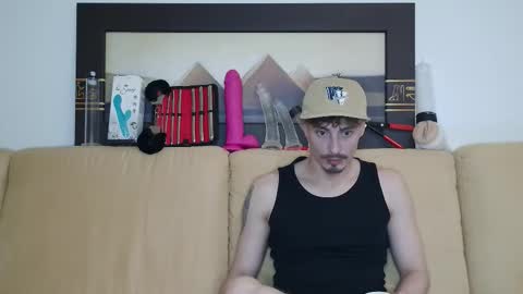 Snapshot of scaleslayer chatting on November 1, 2025, 8:55 pm Mike online show from November 1, 2025, 8:55 pm