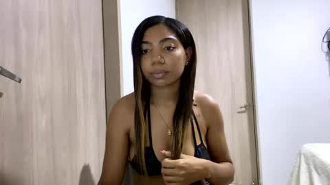 scarle222421 online show from December 5, 2024, 8:11 pm