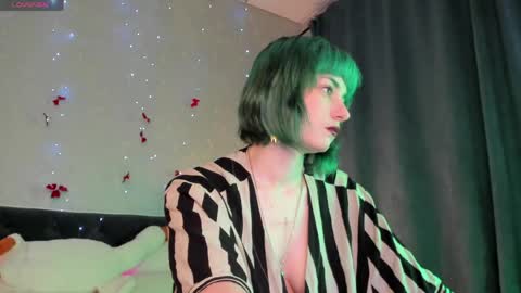 Snapshot of scarle_whisper chatting on May 20, 2026, 9:15 am Emmy online show from May 20, 2026, 9:15 am