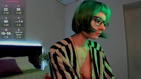 Snapshot of scarle_whisper chatting on May 23, 2026, 9:24 am Emmy online show from May 23, 2026, 9:24 am