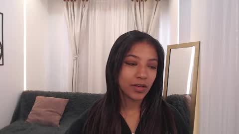 Scaelet Mia online show from May 7, 2026, 8:25 pm