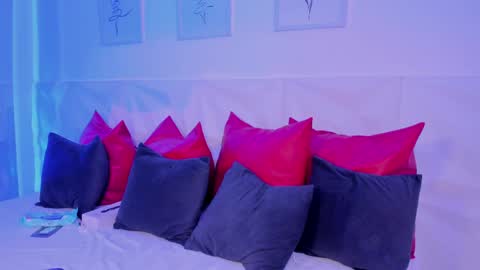 Scarlet online show from April 25, 2026, 8:17 pm