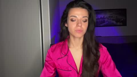 Sophie online show from July 6, 2026, 7:38 am