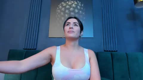 Scarlet Edwars online show from November 20, 2025, 6:29 pm