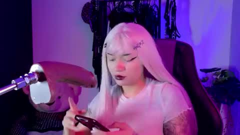 Snapshot of scarlet_gold chatting on June 18, 2026, 8:35 pm scarlet_gold online show from June 18, 2026, 8:35 pm