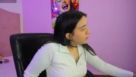scarlet_hans online show from June 18, 2026, 11:58 am