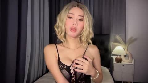 sweet scarlete online show from May 31, 2026, 3:52 pm
