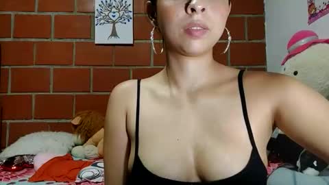 scarlet_muse18 online show from May 27, 2026, 11:13 pm