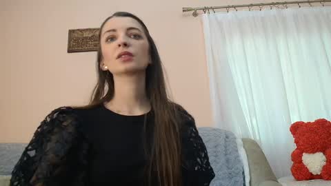 Snapshot of scarlet_rosse chatting on May 9, 2026, 8:52 am Scarlet online show from May 9, 2026, 8:52 am