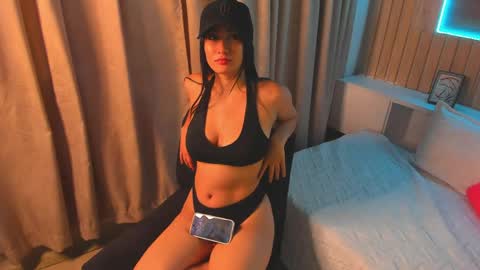 Snapshot of scarlet_s_ chatting on May 5, 2026, 3:47 am Scarlet online show from May 5, 2026, 3:47 am