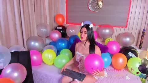 Snapshot of scarlet_s_ chatting on May 18, 2026, 3:13 am Scarlet online show from May 18, 2026, 3:13 am