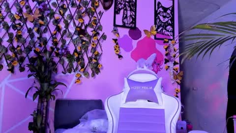 SCARLET online show from April 8, 2026, 5:18 am