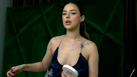 Scarlet online show from February 18, 2026, 11:44 pm