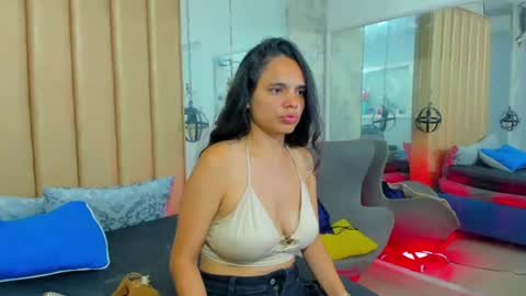 Snapshot of scarletmizstery chatting on August 1, 2026, 1:27 am Skarlet online show from August 1, 2026, 1:27 am