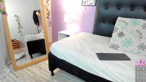 Scarlett online show from September 19, 2025, 11:22 am