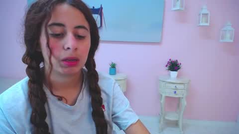 Scarlett online show from April 1, 2026, 1:41 pm