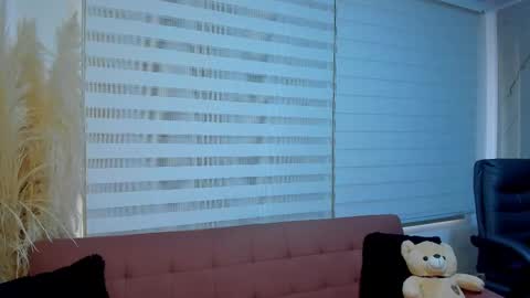 Snapshot of scarlett_raven_ chatting on March 2, 2026, 8:37 pm scarlett_raven_ online show from March 2, 2026, 8:37 pm