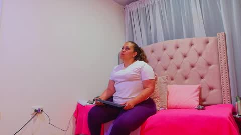 Snapshot of scarlettbooty chatting on September 17, 2025, 1:07 am scarlettbooty online show from September 17, 2025, 1:07 am