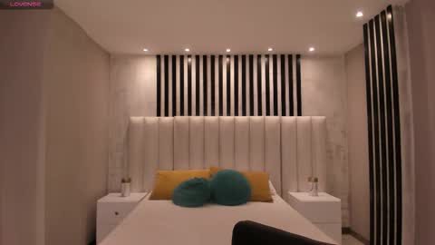 Scarlett online show from September 12, 2025, 11:10 am