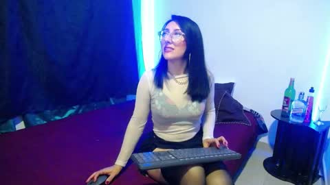 Snapshot of scarlette_32 chatting on March 1, 2025, 8:45 am Scarlette online show from March 1, 2025, 8:45 am