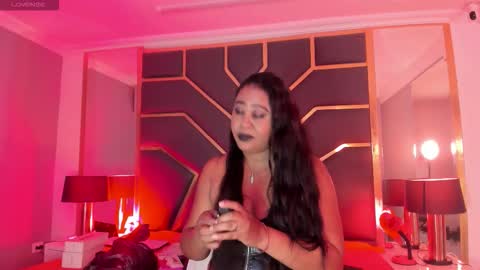 Snapshot of scarletthott1 chatting on October 23, 2025, 11:53 am Scarlett Hot online show from October 23, 2025, 11:53 am