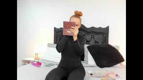 Scarlett online show from February 12, 2025, 12:22 pm